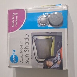 SAFE FIT Adjust-to-Fit Sun Shade. 10.5 x 16” up to 12 x 21”.